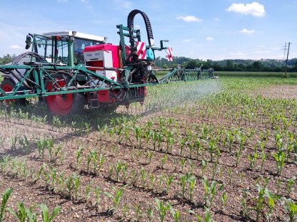 Bild 3:Anbauspritze 1.600/21 mtr. Vogel & Noot Masterspray IS Pro