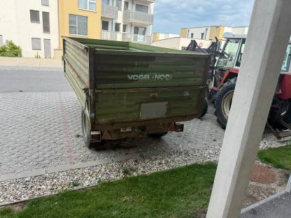 Bild 7:Steyr 8070 mit Hauer-Frontlader