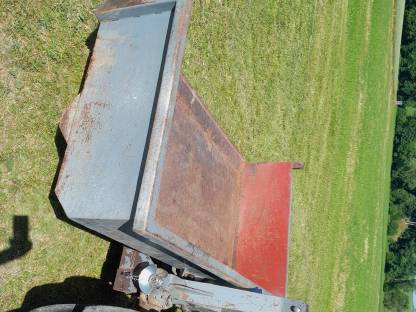 Bild 2:Heckschaufel/Hecklade