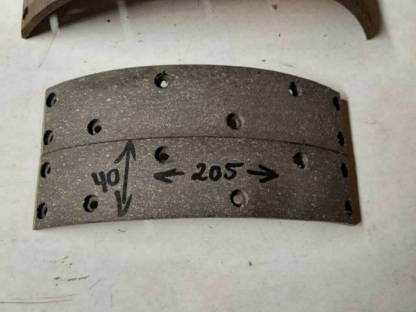 Bild 3:Verschiedene Bremsbeläge Deutz IHC