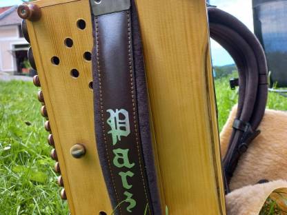 Bild 5:Steirische Harmonika Parz