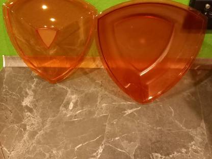 Bild 2:3-eckige Tupperware-Dose