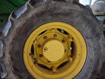 Kompletträder inkl. Schneeketten vorne von John Deere 5720
