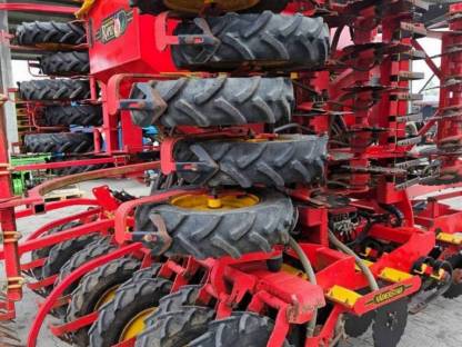 Bild 2:Väderstad Rapid 600S Drillmaschine