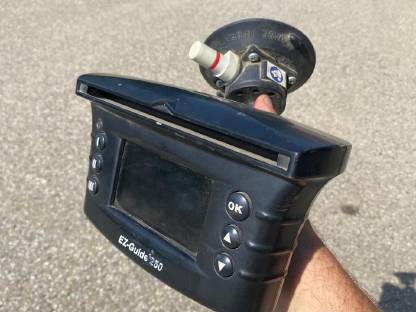 Bild 2:EZ-Guide 250 Parallelfahrhilfe