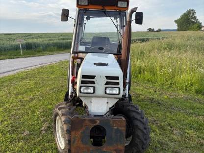 Bild 4:Steyr 8055 A Schmalspur