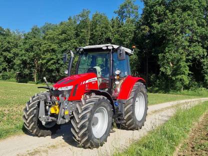Massey Ferguson 5613