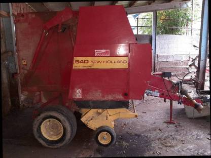 Bild 4:Ballenpresse New Holland Bale Command 640