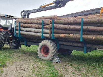 Rückewagen, 3-Seitenkipper mit Antriebsachse