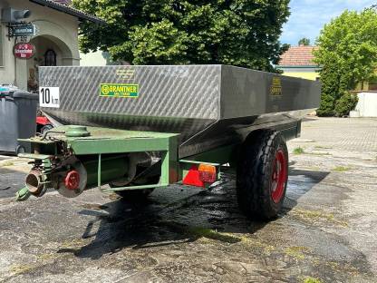 Bild 3:Brantner Lesewagen/Maischewagen