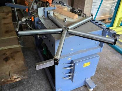 Bild 2:Herbrock AKV 88D Kantenanleimmaschine