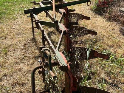Bild 3:Heger Beetpflug 4 Scharen
