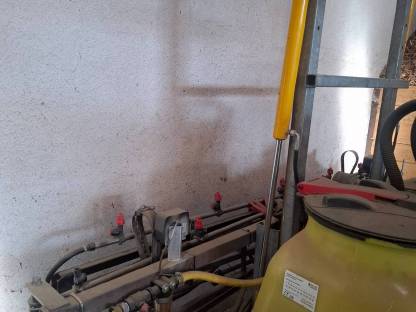 Bild 3:Pflanzenschutzspritze Ascher 400 l 12 m