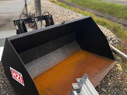 Bild 2:Hochkippschaufel