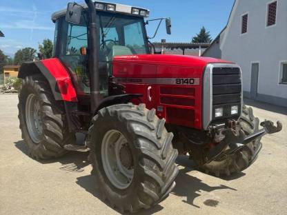 Bild 2:Massey Ferguson 8140