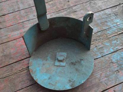 Bild 3:Mengle Stalldungstreuer Schutz