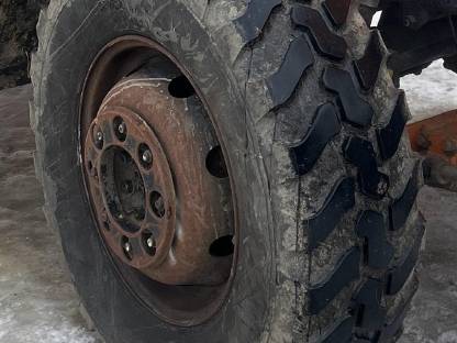 4 neuwertige Reifen 99% Mitas 405/70R24 Lader Kommunal Unimog