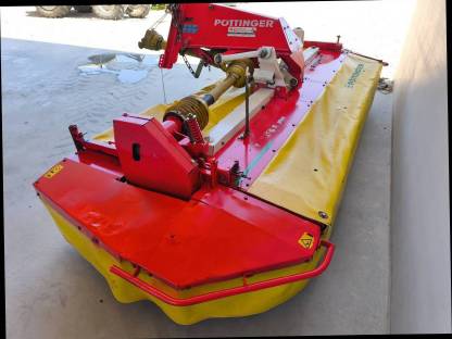 Bild 3:Pöttinger Mähwerk 316F