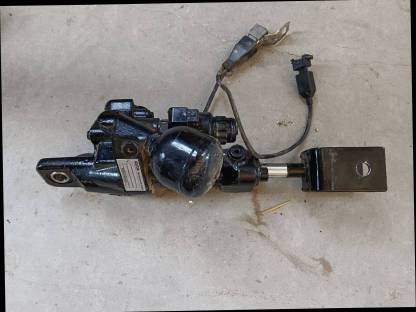 Bild 3:Kabinenfederungszylinder Massey Ferguson