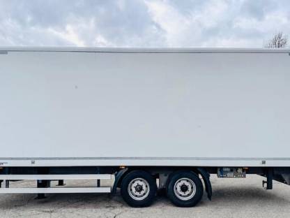 Bild 2:LKW Tandem Kofferanhänger Durchlader Spier ZGL255