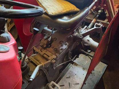 MF 135 ohne Allrad mit Servolenkung