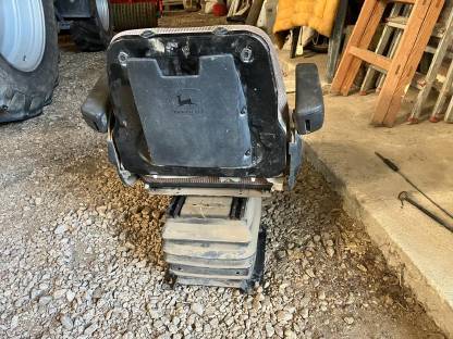 Bild 3:Traktorsitz John Deere