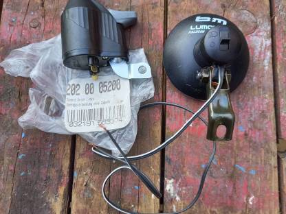 Dynamo links und Halogen Lampe Fahrrad