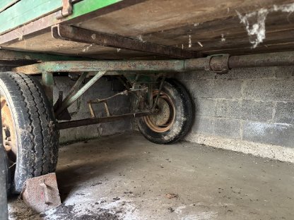 Bild 2:Traktor Anhänger