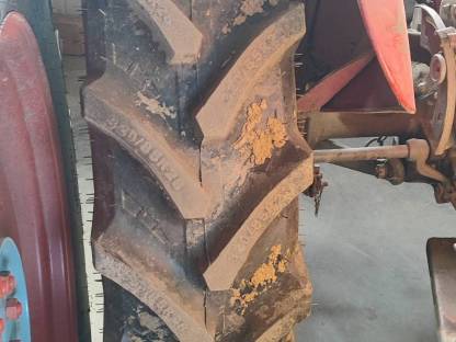 Bild 2:Massey Ferguson 35X