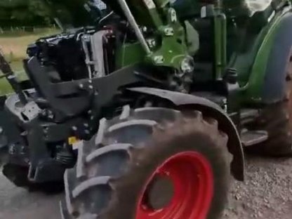 2024 Fendt Vario 210 mit Frontlader CARGO 3X 65