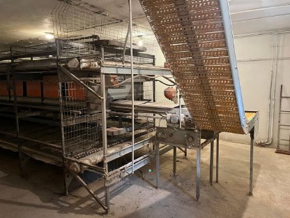 Bild 4:Big Dutchman Volierenanlage für Legehühner