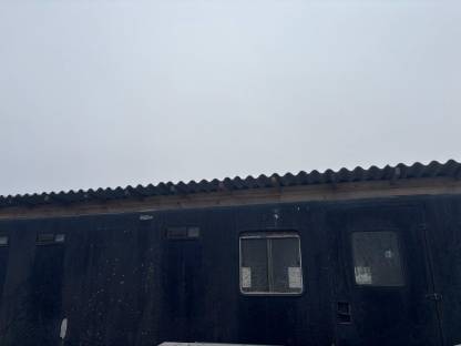 Bild 3:Lkw-Auflieger ohne Zulassung (für Tierhaltung etc.)