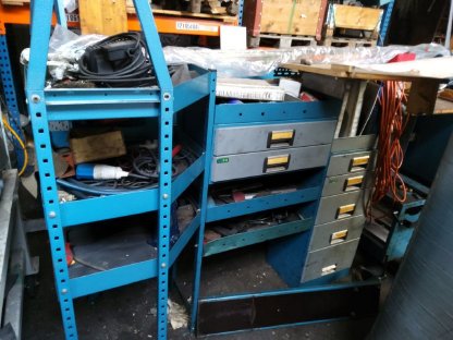 Bild 3:Fahrzeugeinrichtung