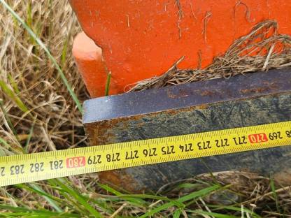 Bild 7:John Deere 3040 mit Schneepflug