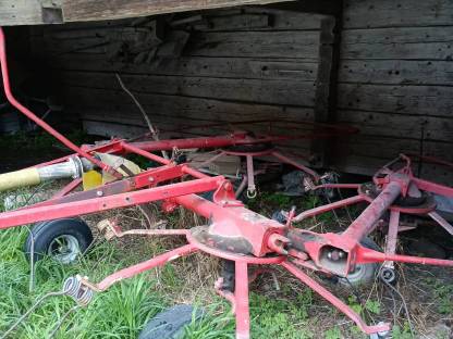 Bild 2:Kreisel Pöttinger 452