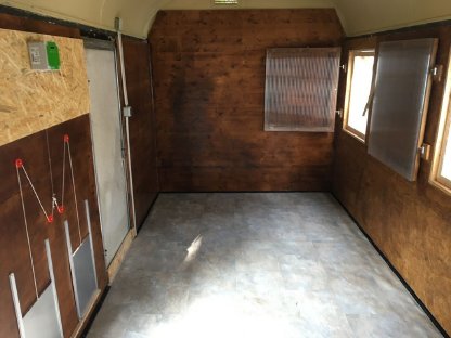 Bild 2:Mobiler Hühnerstall Bauwagen