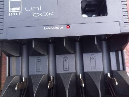 Bild 3:Batterie Akku Ladegerät Uni Box Exclusiv