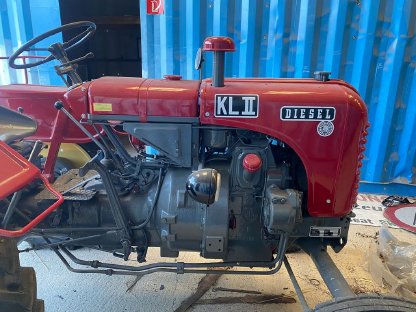 Bild 7:Oldtimer Traktor Typ Steyr Diesel T84 rot Bj. 1959
