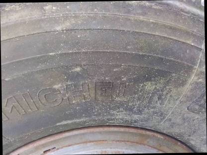 Bild 3:Reifen mit Felgen