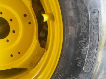 Bild 2:Kompletträder John Deere