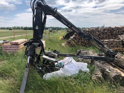 Bild 2:Nokka Dreipunktkran HK29