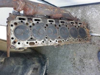 Bild 2:PERKINS-ZYLINDERKOPF für 6-Zylinder Motor Type-6372