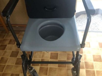 Bild 3:Fahrbarer Leibstuhl