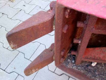 Bild 3:Zweischalengreifer 40 cm mit Rotator, 60er Bolzenaufnahme