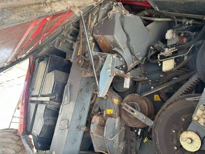 Bild 9:Massey Ferguson 7274