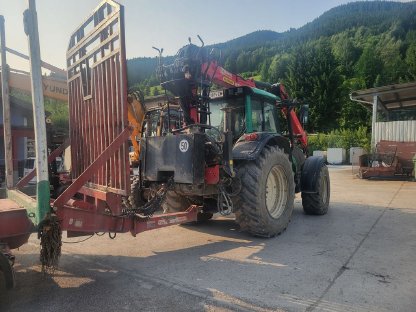 Bild 7:Valtra T151eh, Epsilon C80L, Riedler Anhänger