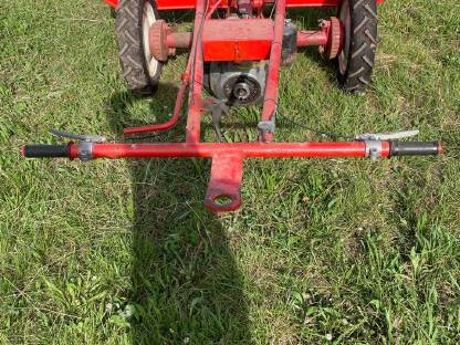 Bild 2:Bandrechen, Heuraupe pöttinger