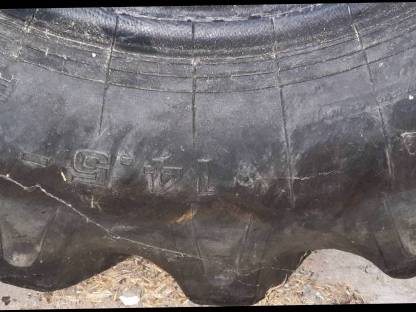 Bild 2:Traktorreifen