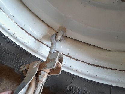 Bild 2:Zwillingsräder Steyr