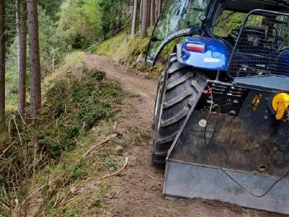 Bild 2:Uniforst 12 t Getriebewinde